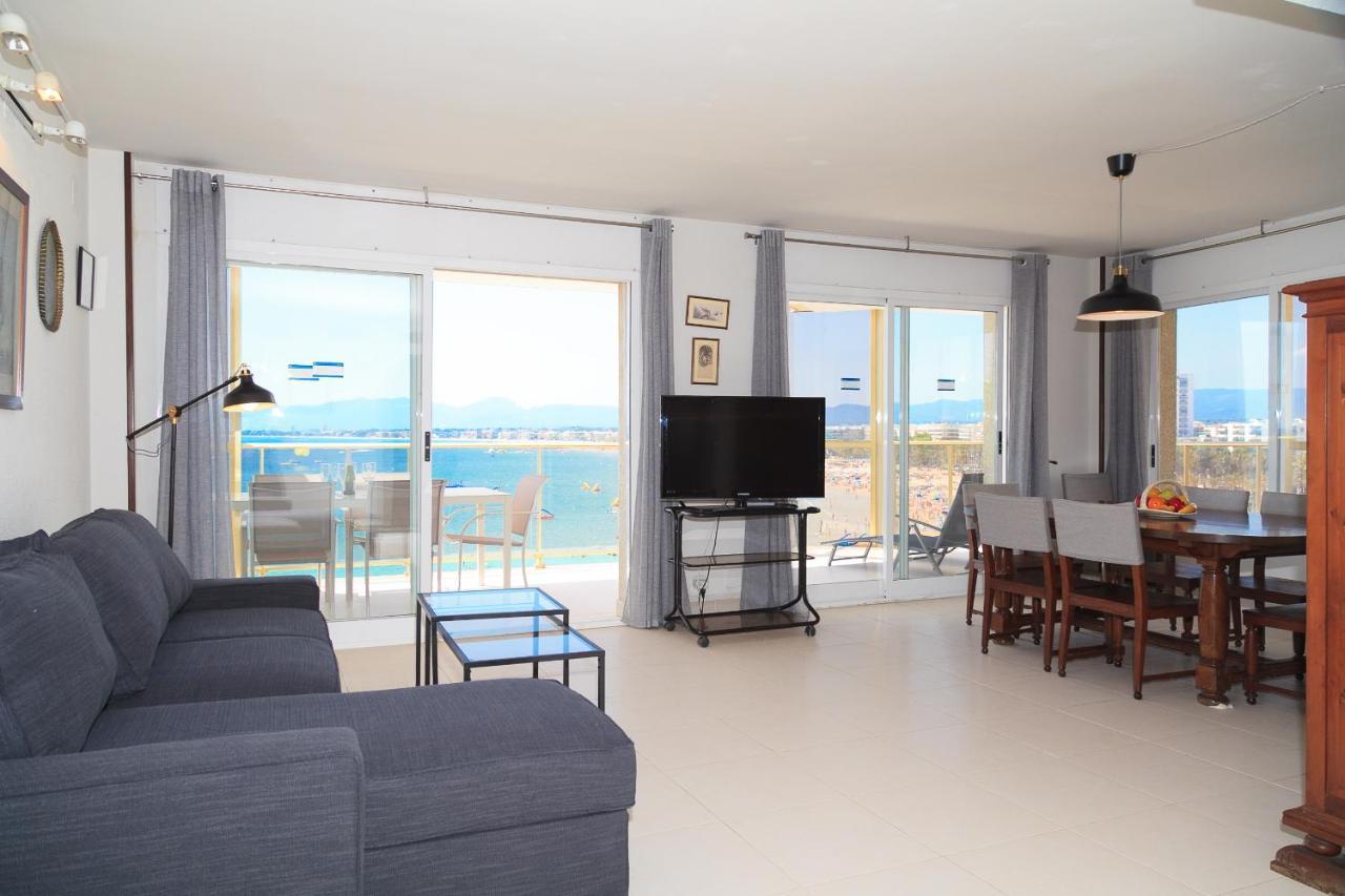Uhc Barcino Apartments サロウ エクステリア 写真